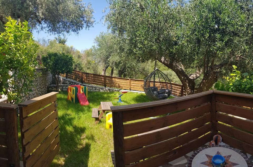Marathes Studios Áyios Nikítas Exteriör bild