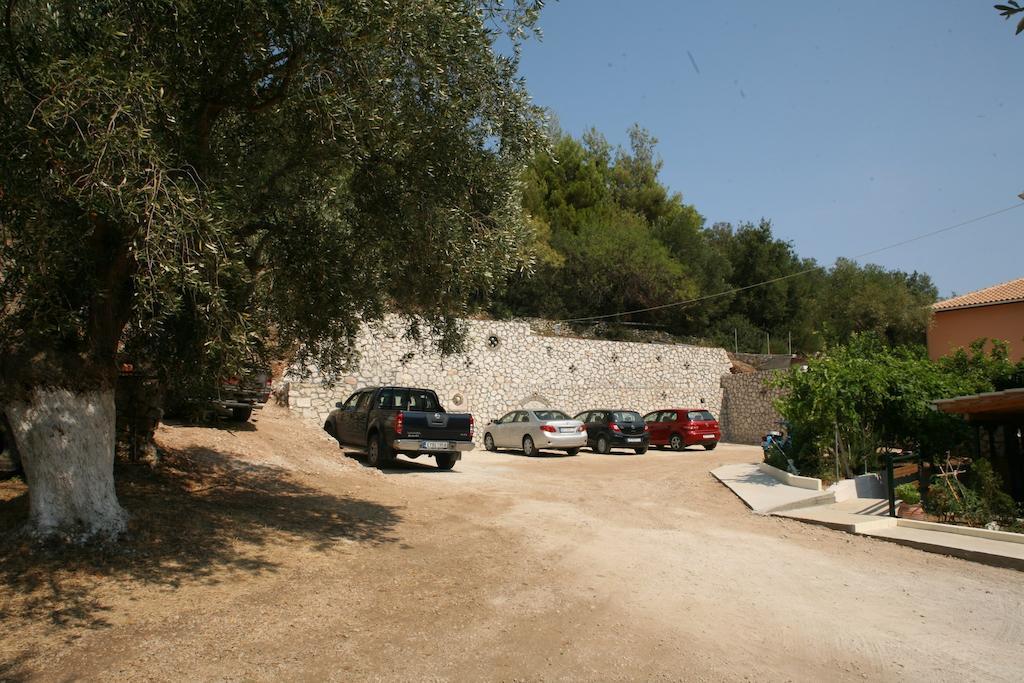 Marathes Studios Áyios Nikítas Exteriör bild